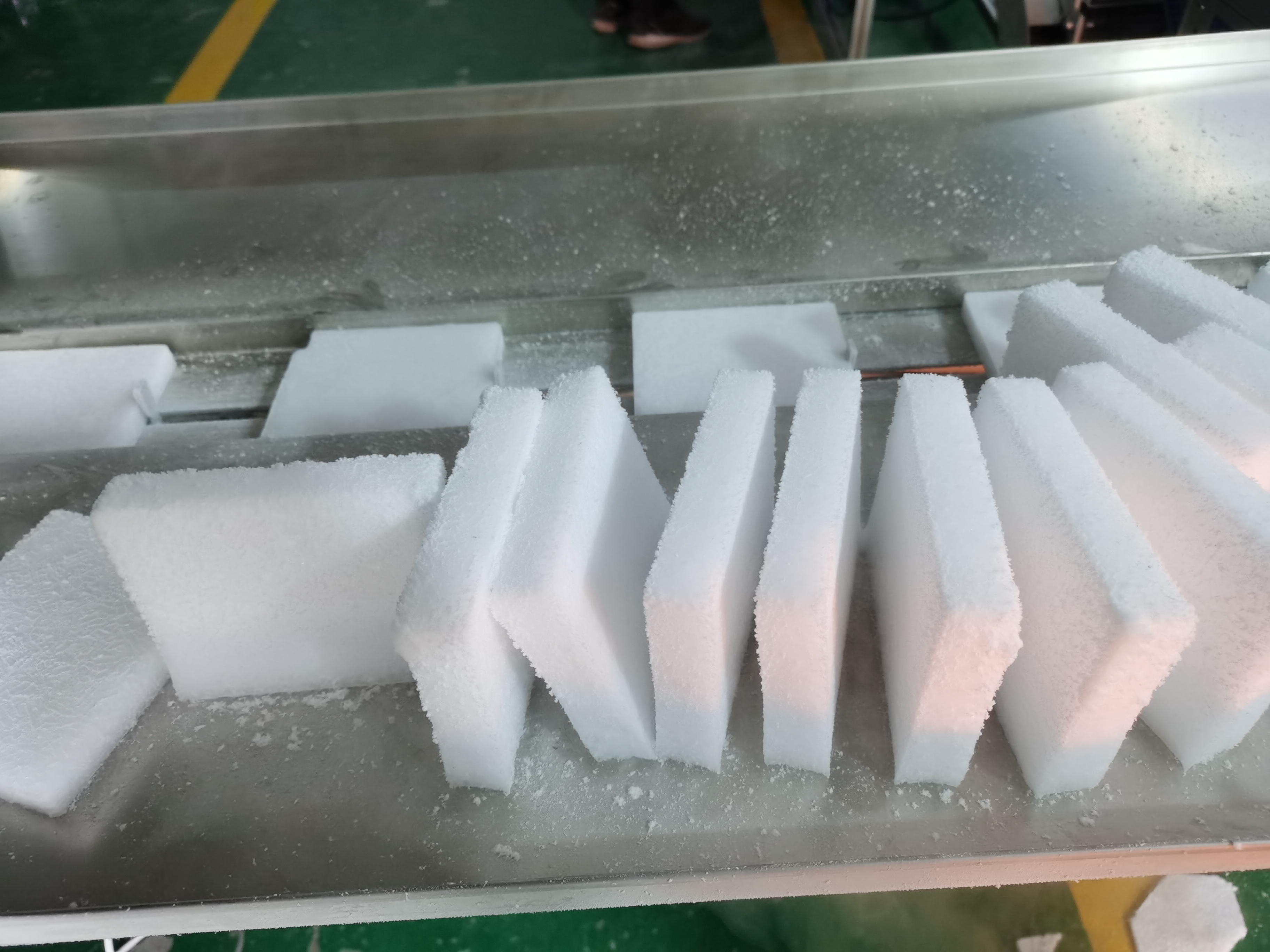 有哪幾種常見(jiàn)的干冰形態(tài)-干冰制造機(jī)